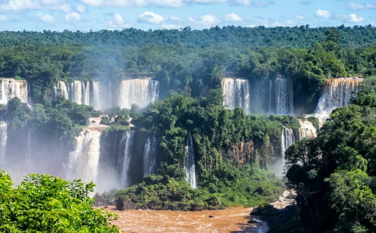 La saison des pluies au Brésil : une période cruciale pour le pays