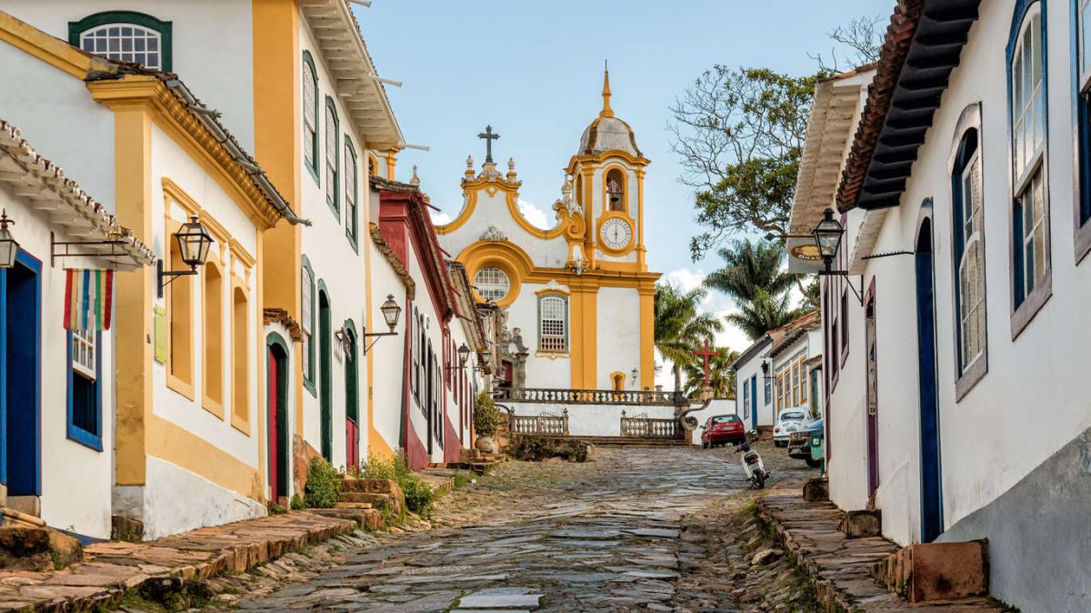 Explorez des villes historiques comme Ouro Preto,